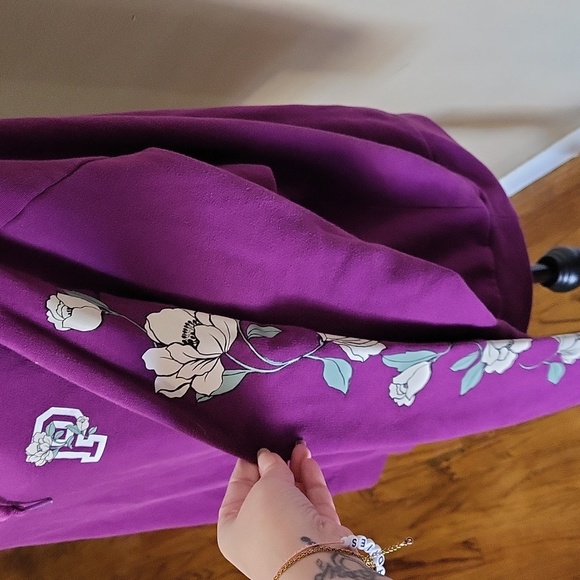 Victoria's Secret PINK Sweater - Picture 8 of 13